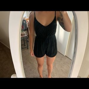 Zuiki romper!! Size small 🌏